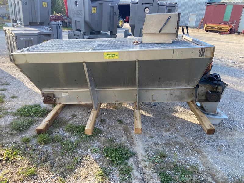 Chemical/Fertilizer Application  Arctic Salt Spreader Photo